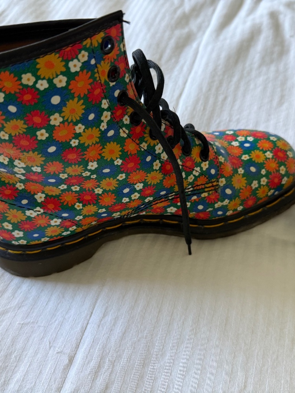 Vintage Doc Martens MIE flower power multicolored daisy boots - Picture 2 of 7